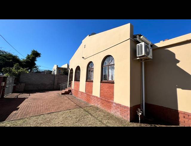 3 BEDROOM HOUSE FOR SALE IN BLUFF